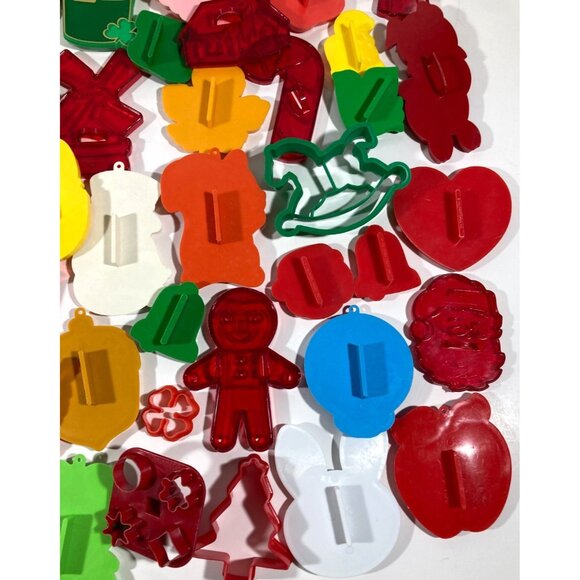 Vintage Plastic Cookie Cutter Lot of 75+ Hallmark Disney Halloween Christmas 70s - Picture 14 of 16